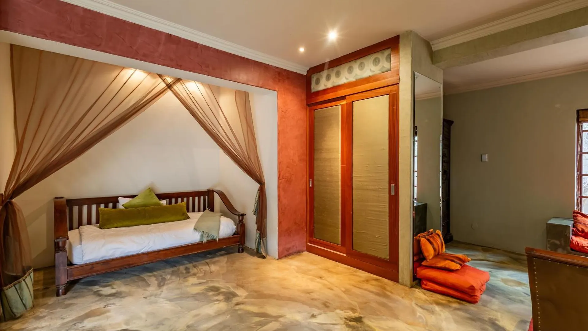 Singa Lodge - Lion Roars Hotels & Lodges Port Elizabeth 4*,